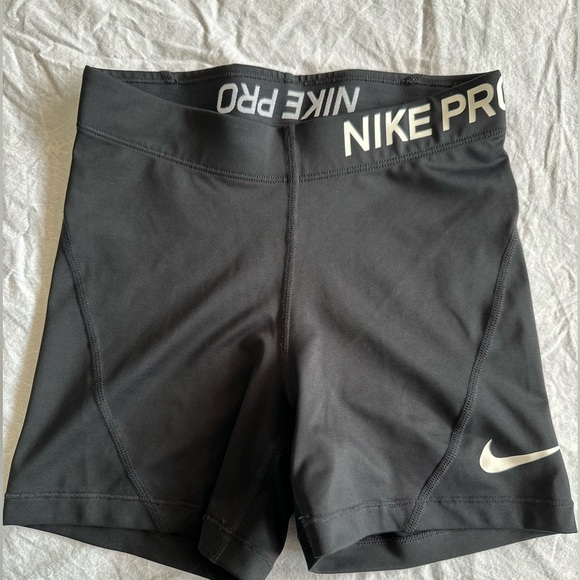 Nike Pro Women's Athletic Black Short; XS; Great Condition - Picture 1 of 7